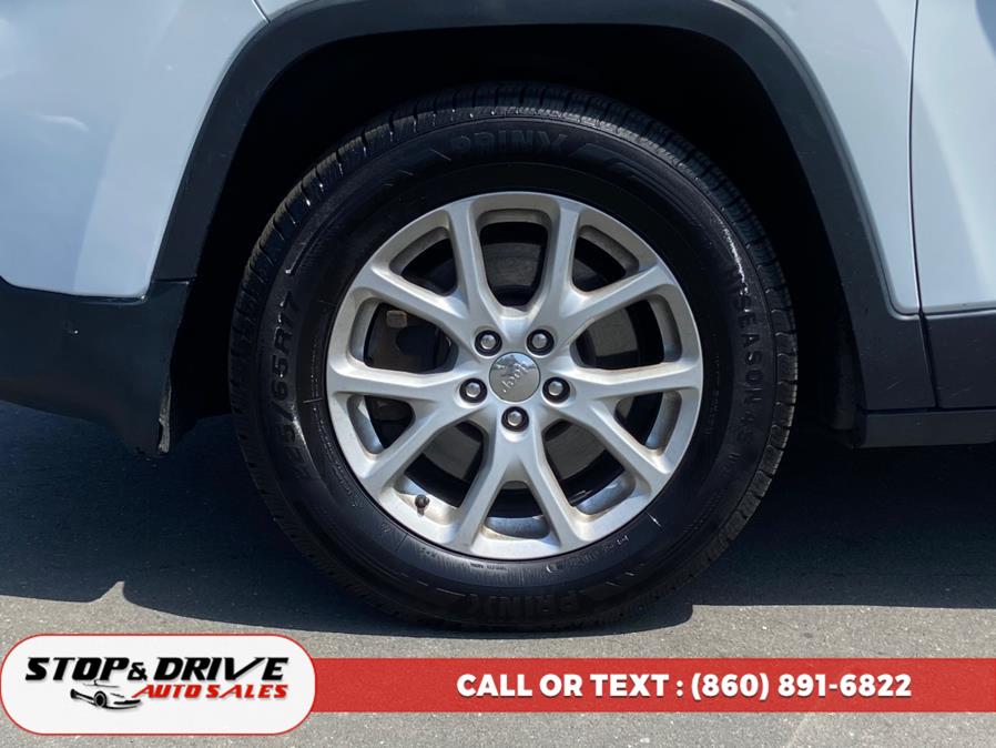 2015 Jeep Cherokee 4WD 4dr Latitude photo