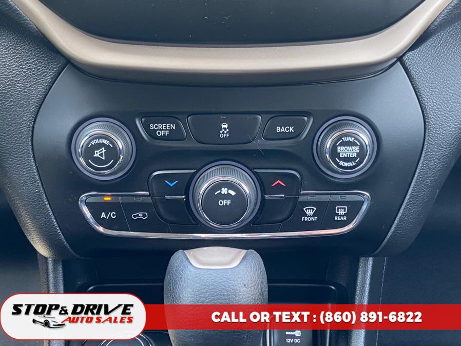 2015 Jeep Cherokee 4WD 4dr Latitude photo