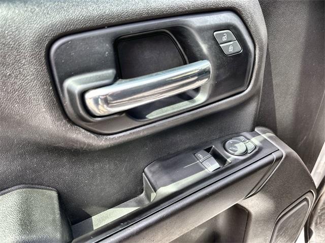 2019 Chevrolet Silverado 1500 WT photo