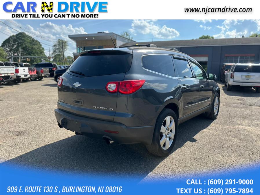 2009 Chevrolet Traverse LTZ photo