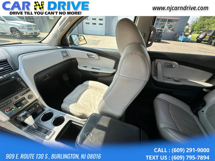 2009 Chevrolet Traverse LTZ photo