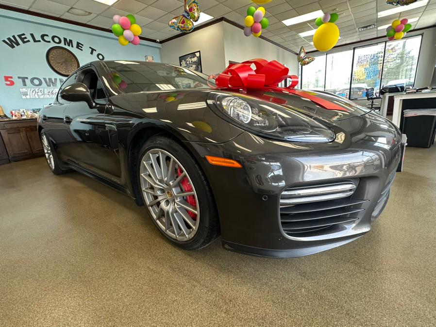 2016 Porsche Panamera 4dr HB GTS photo
