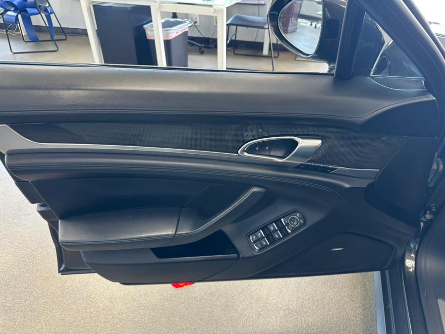 2016 Porsche Panamera 4dr HB GTS photo