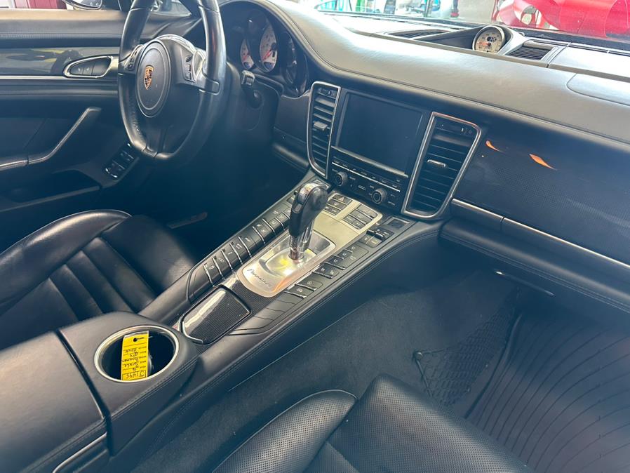 2016 Porsche Panamera 4dr HB GTS photo