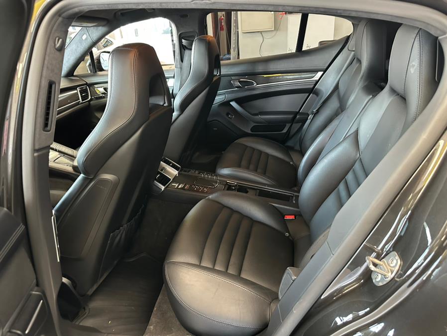 2016 Porsche Panamera 4dr HB GTS photo