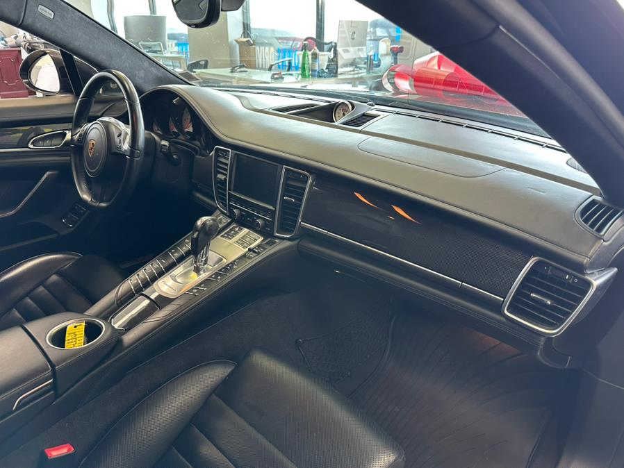 2016 Porsche Panamera 4dr HB GTS photo