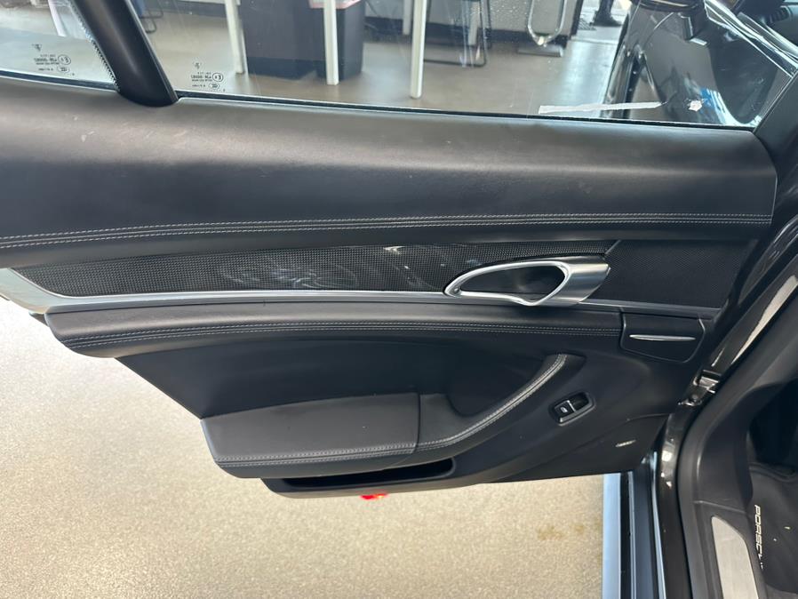 2016 Porsche Panamera 4dr HB GTS photo