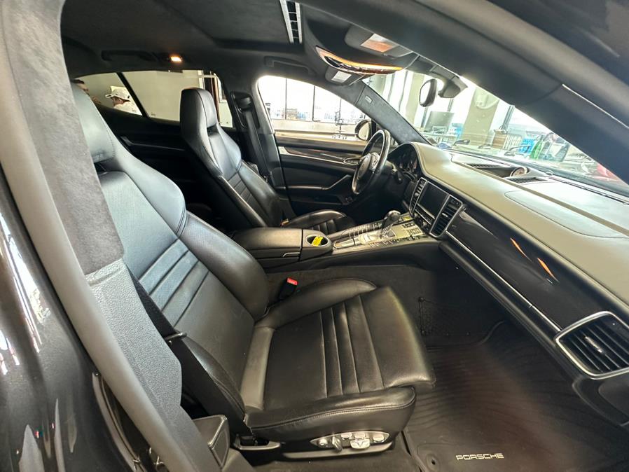 2016 Porsche Panamera 4dr HB GTS photo