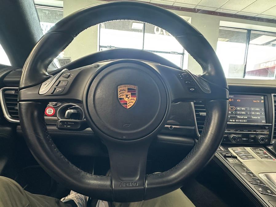 2016 Porsche Panamera 4dr HB GTS photo