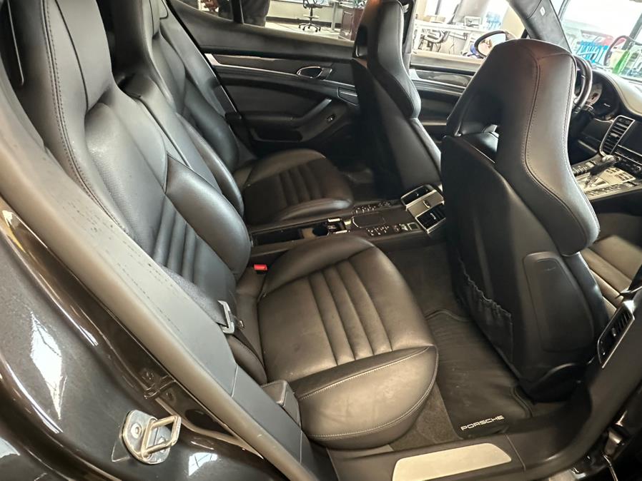 2016 Porsche Panamera 4dr HB GTS photo