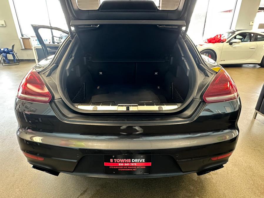 2016 Porsche Panamera 4dr HB GTS photo