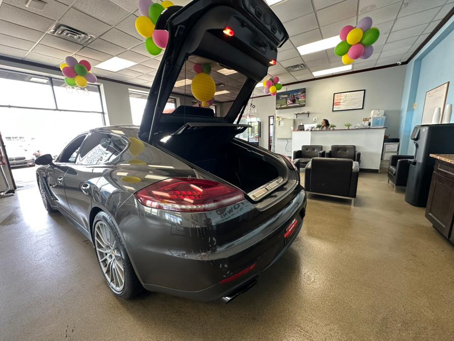 2016 Porsche Panamera 4dr HB GTS photo