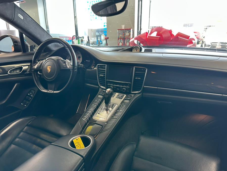 2016 Porsche Panamera 4dr HB GTS photo