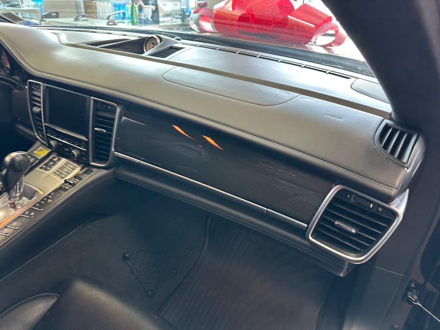 2016 Porsche Panamera 4dr HB GTS photo