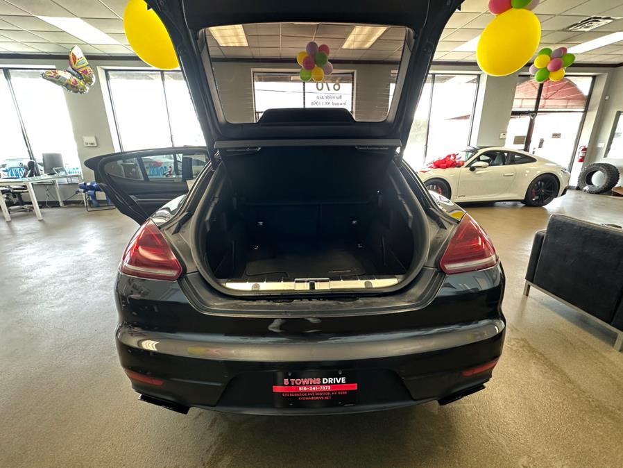 2016 Porsche Panamera 4dr HB GTS photo