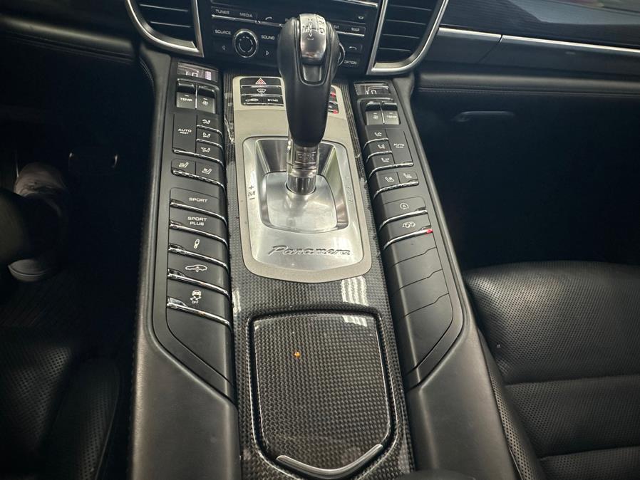 2016 Porsche Panamera 4dr HB GTS photo