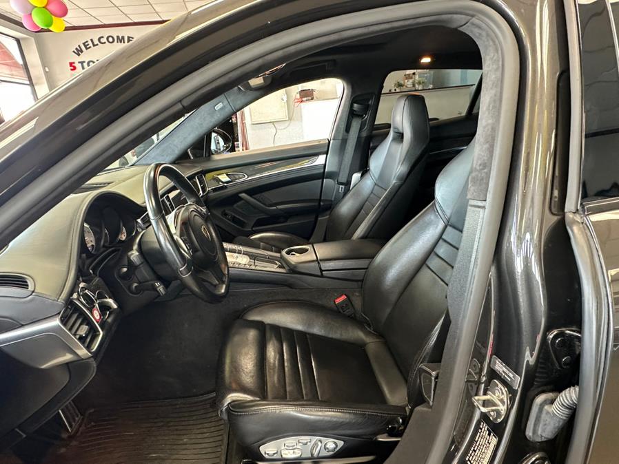 2016 Porsche Panamera 4dr HB GTS photo