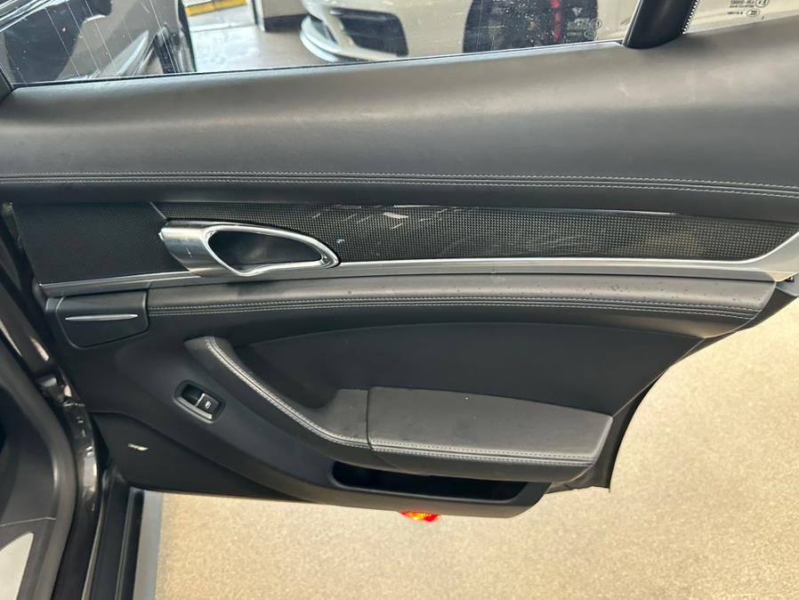 2016 Porsche Panamera 4dr HB GTS photo