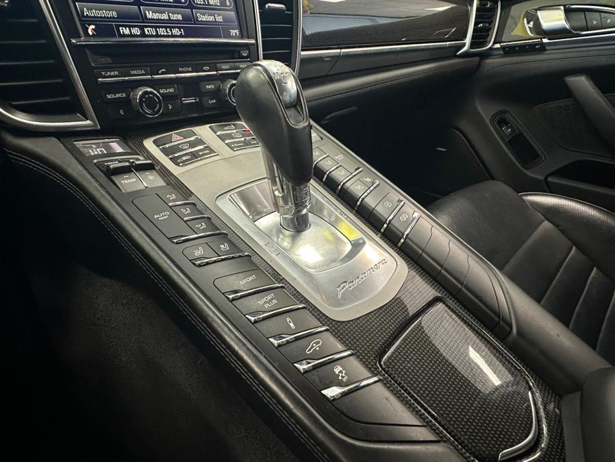2016 Porsche Panamera 4dr HB GTS photo