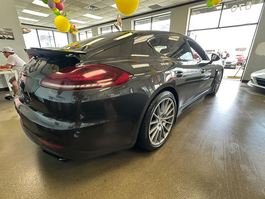 2016 Porsche Panamera 4dr HB GTS photo