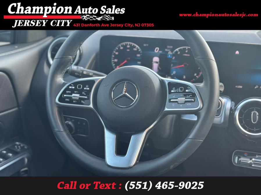 2022 Mercedes-Benz GLB GLB 250 4MATIC SUV photo