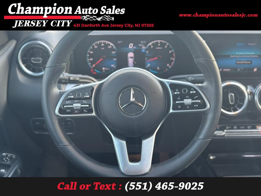 2022 Mercedes-Benz GLB GLB 250 4MATIC SUV photo