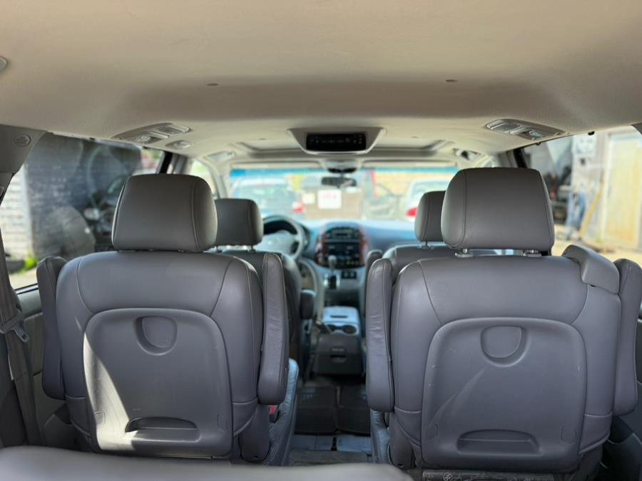 2005 Toyota Sienna XLE 7 Passenger photo