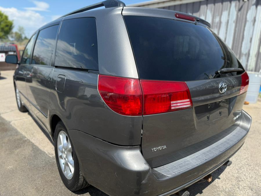 2005 Toyota Sienna XLE 7 Passenger photo