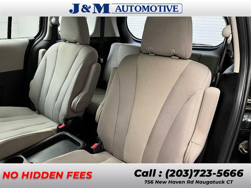 2013 Mazda Mazda5 Sport photo