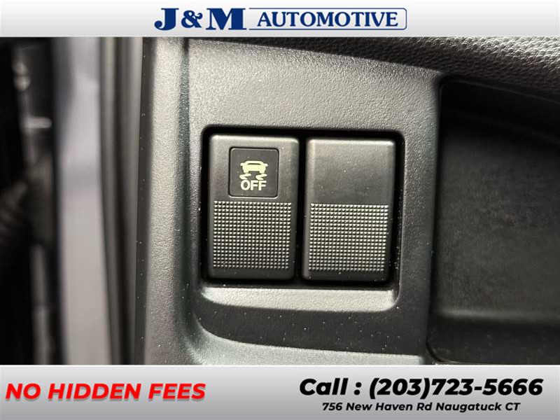 2013 Mazda Mazda5 Sport photo