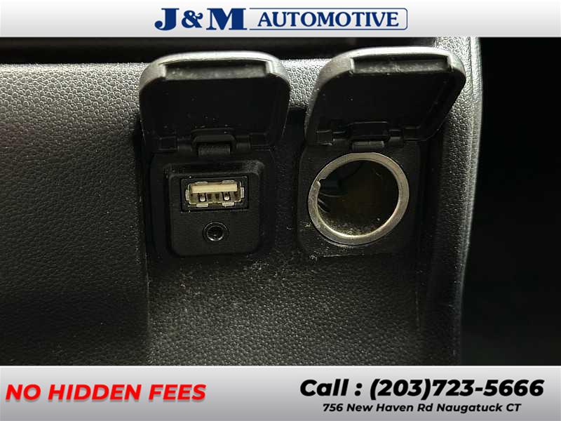 2013 Mazda Mazda5 Sport photo