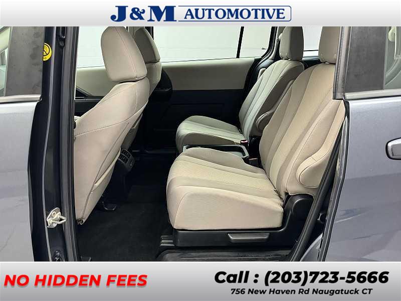 2013 Mazda Mazda5 Sport photo