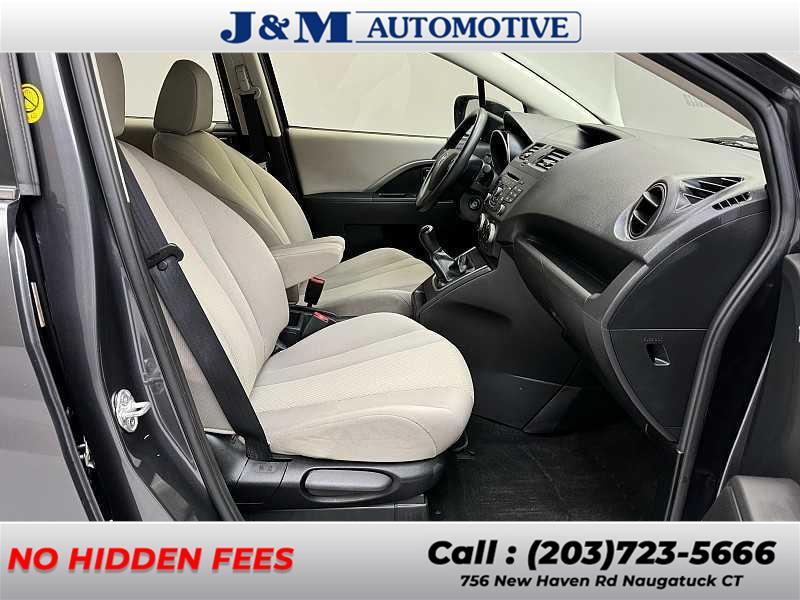 2013 Mazda Mazda5 Sport photo