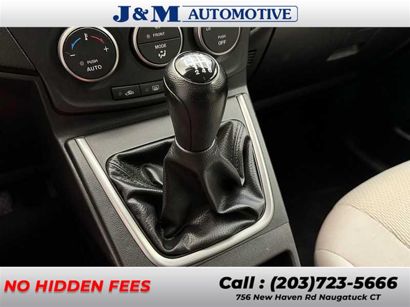 2013 Mazda Mazda5 Sport photo
