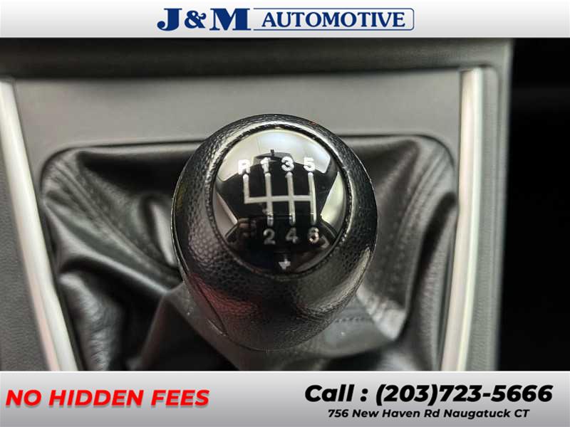 2013 Mazda Mazda5 Sport photo