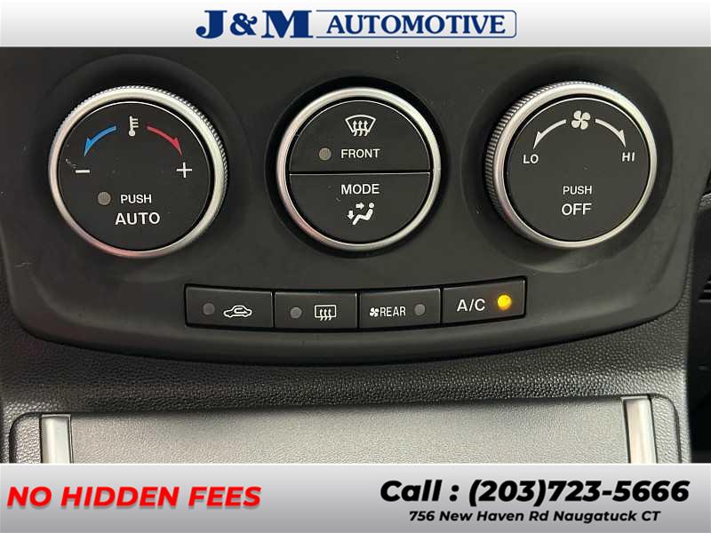 2013 Mazda Mazda5 Sport photo