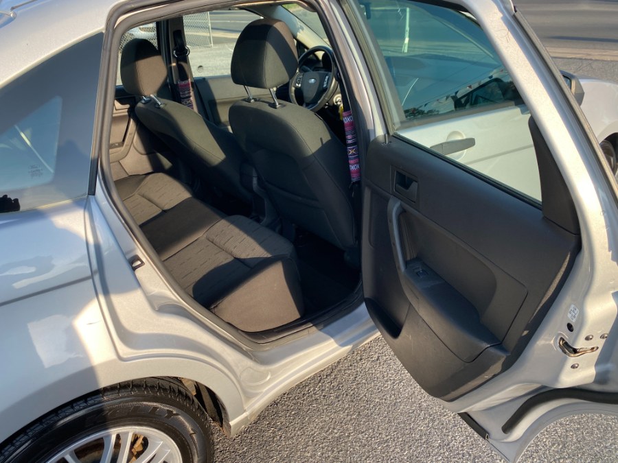 2008 Ford Focus SE photo