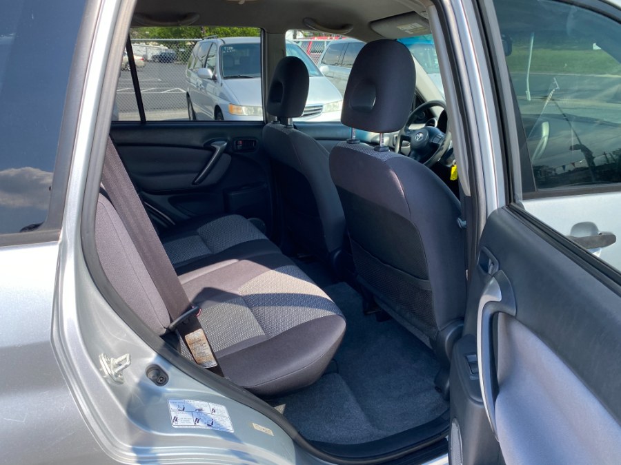 2005 Toyota RAV4 photo