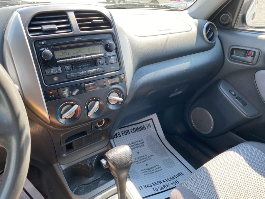2005 Toyota RAV4 photo