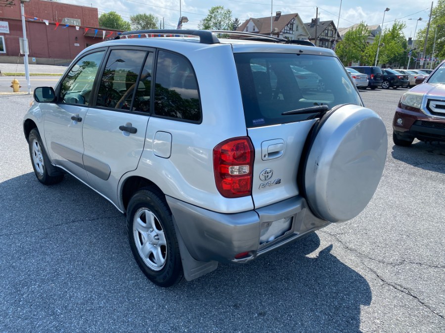2005 Toyota RAV4 photo
