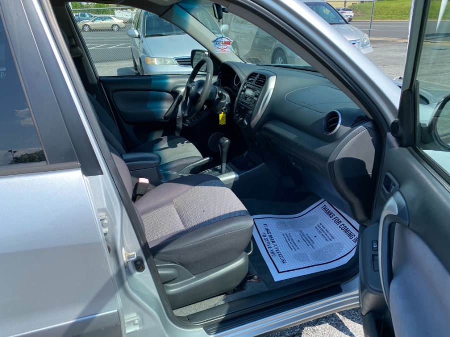 2005 Toyota RAV4 photo