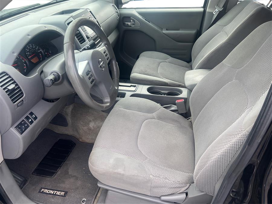2017 Nissan Frontier sv photo