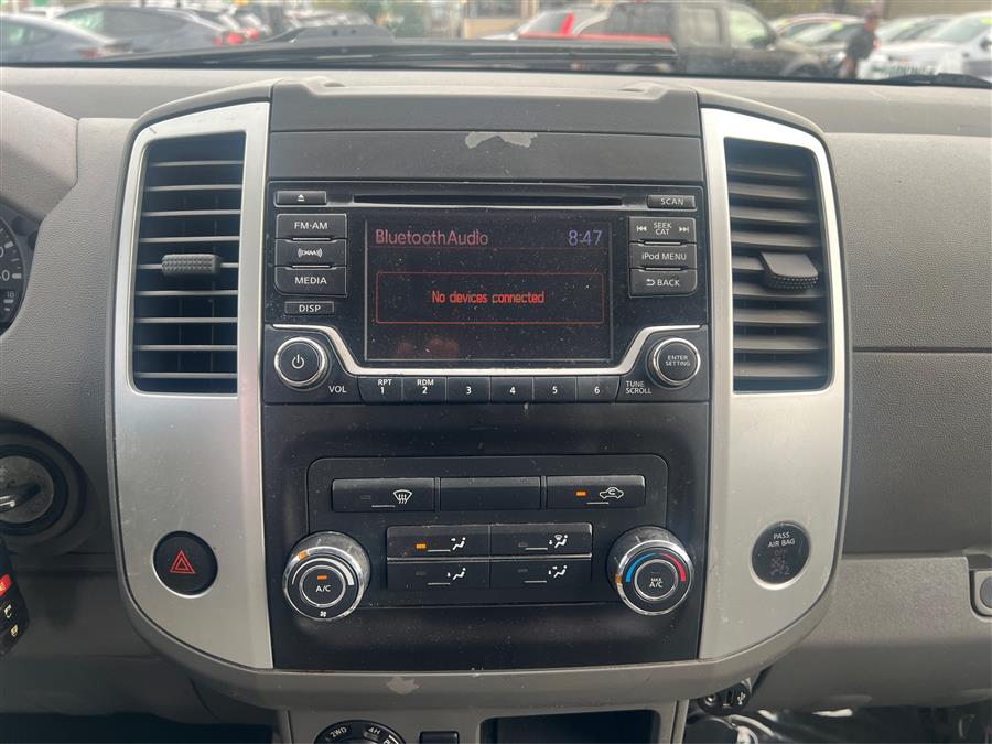 2017 Nissan Frontier sv photo