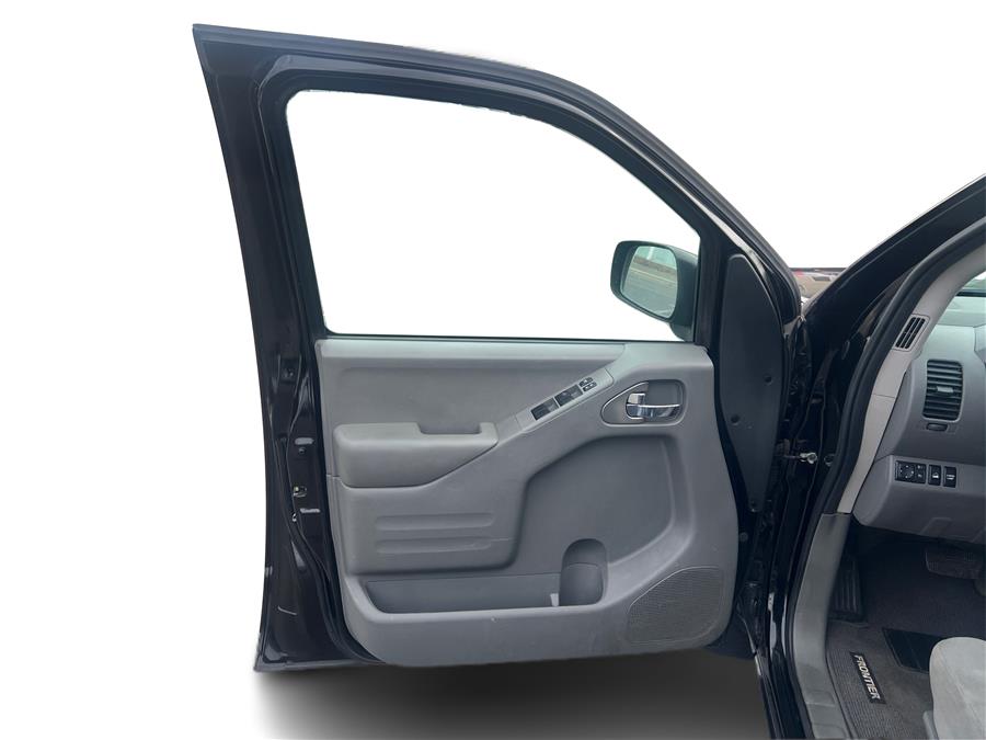 2017 Nissan Frontier sv photo