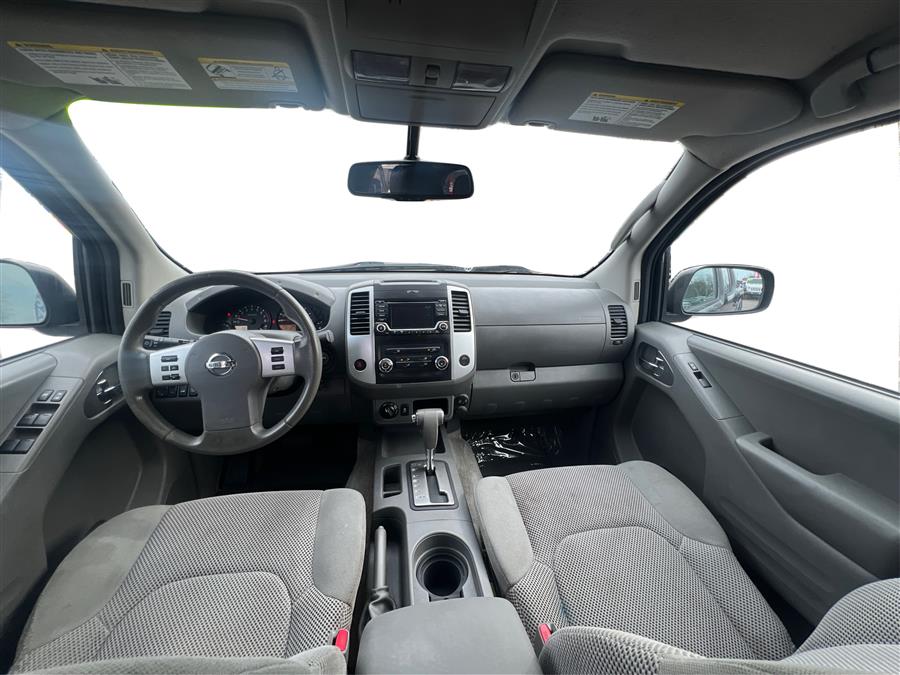 2017 Nissan Frontier sv photo