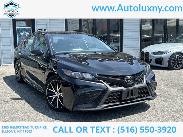 2023 Toyota Camry Hybrid SE Nightshade photo