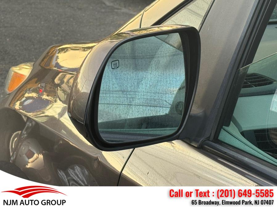 2013 Toyota Sienna XLE 7-Passenger Auto Access Se photo