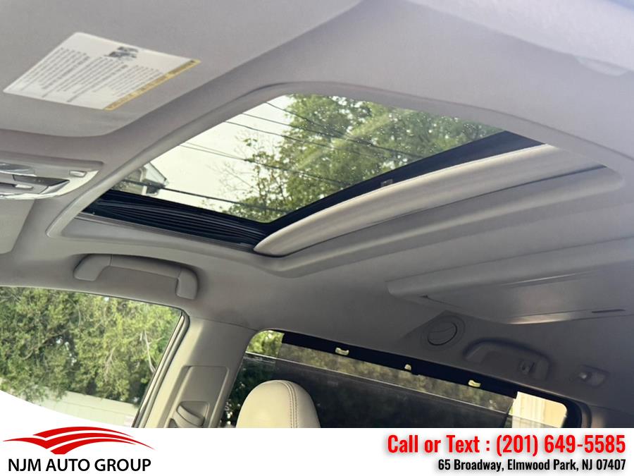 2013 Toyota Sienna XLE 7-Passenger Auto Access Se photo