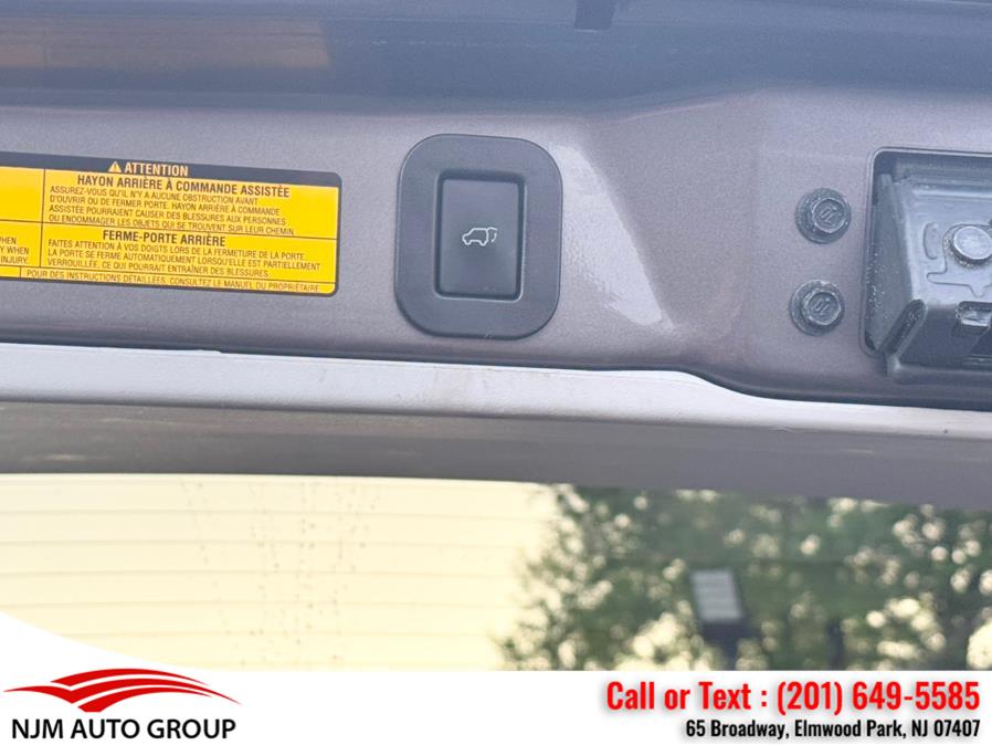 2013 Toyota Sienna XLE 7-Passenger Auto Access Se photo