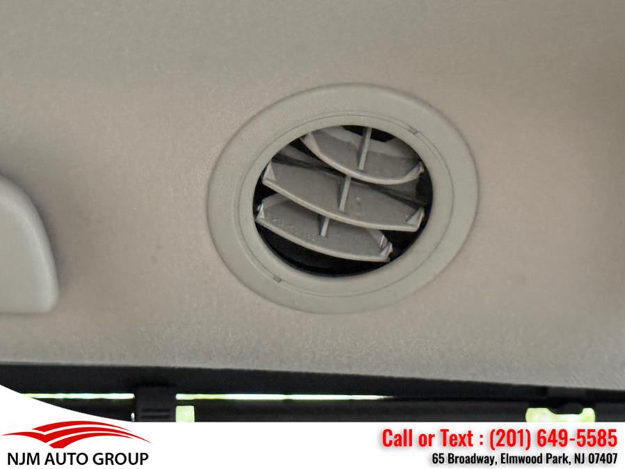 2013 Toyota Sienna XLE 7-Passenger Auto Access Se photo